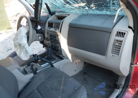 2010 Ford Escape Xlt z USA, uszkodzony, nr VIN 1FMCU9DG9AKA80459